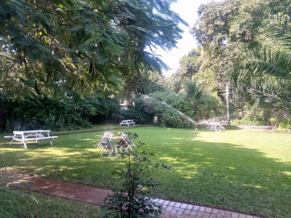 Fawlty Towers Accommodation & Activities Livingstone Buitenkant foto