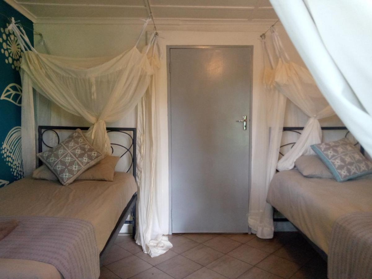 Fawlty Towers Accommodation & Activities Livingstone Buitenkant foto