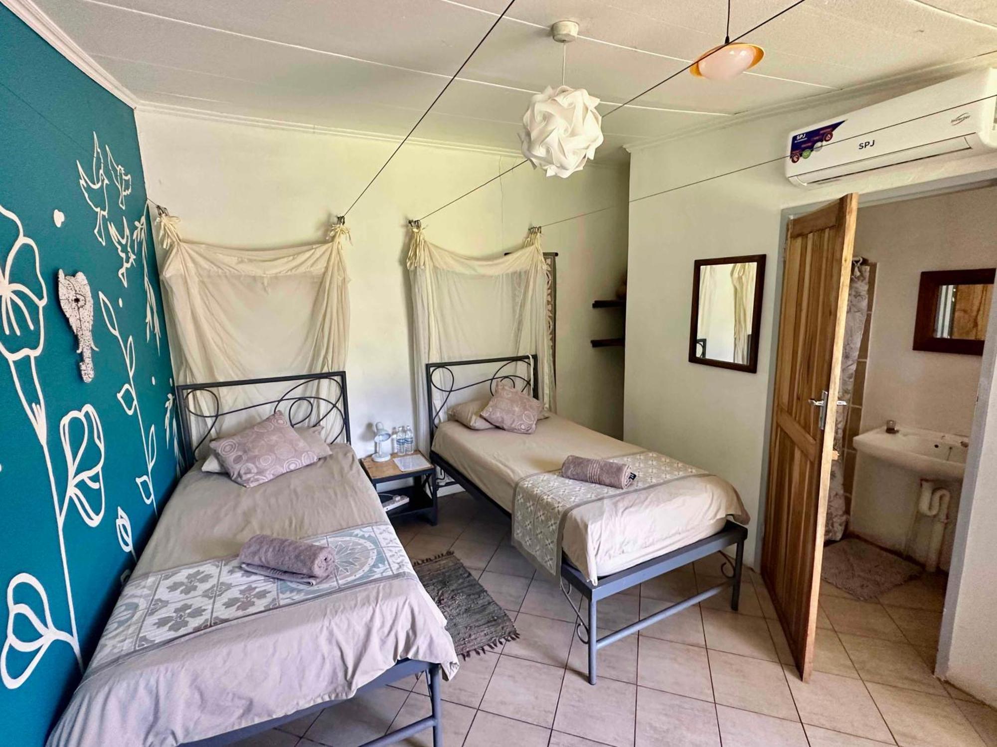 Fawlty Towers Accommodation & Activities Livingstone Buitenkant foto