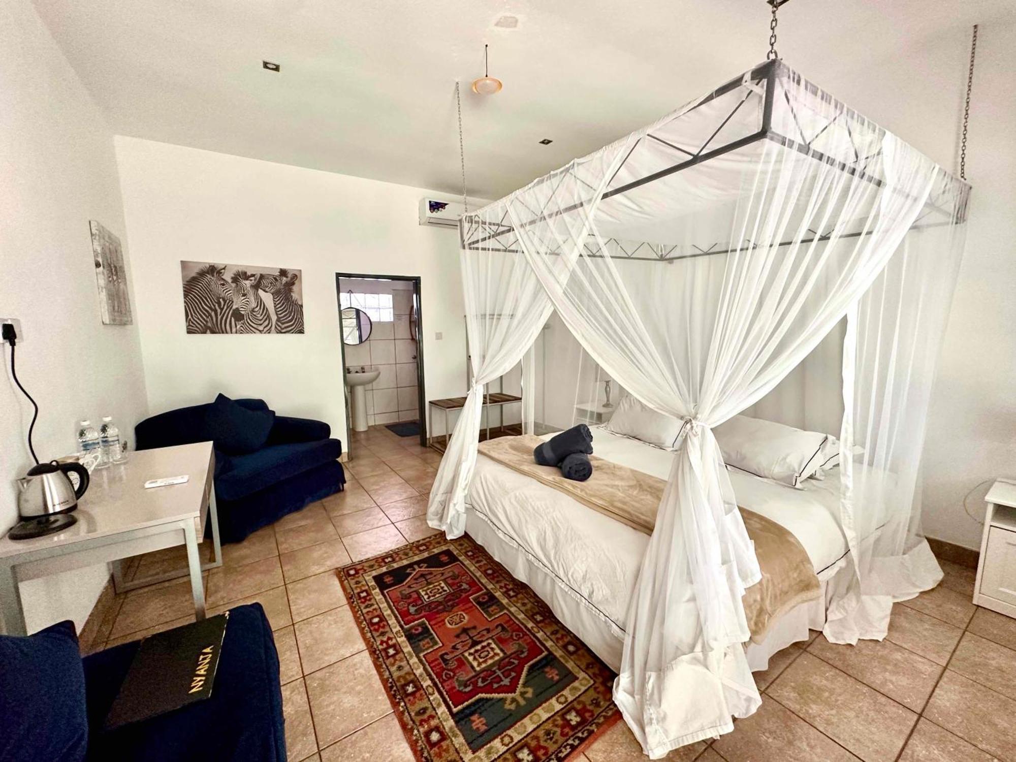 Fawlty Towers Accommodation & Activities Livingstone Buitenkant foto