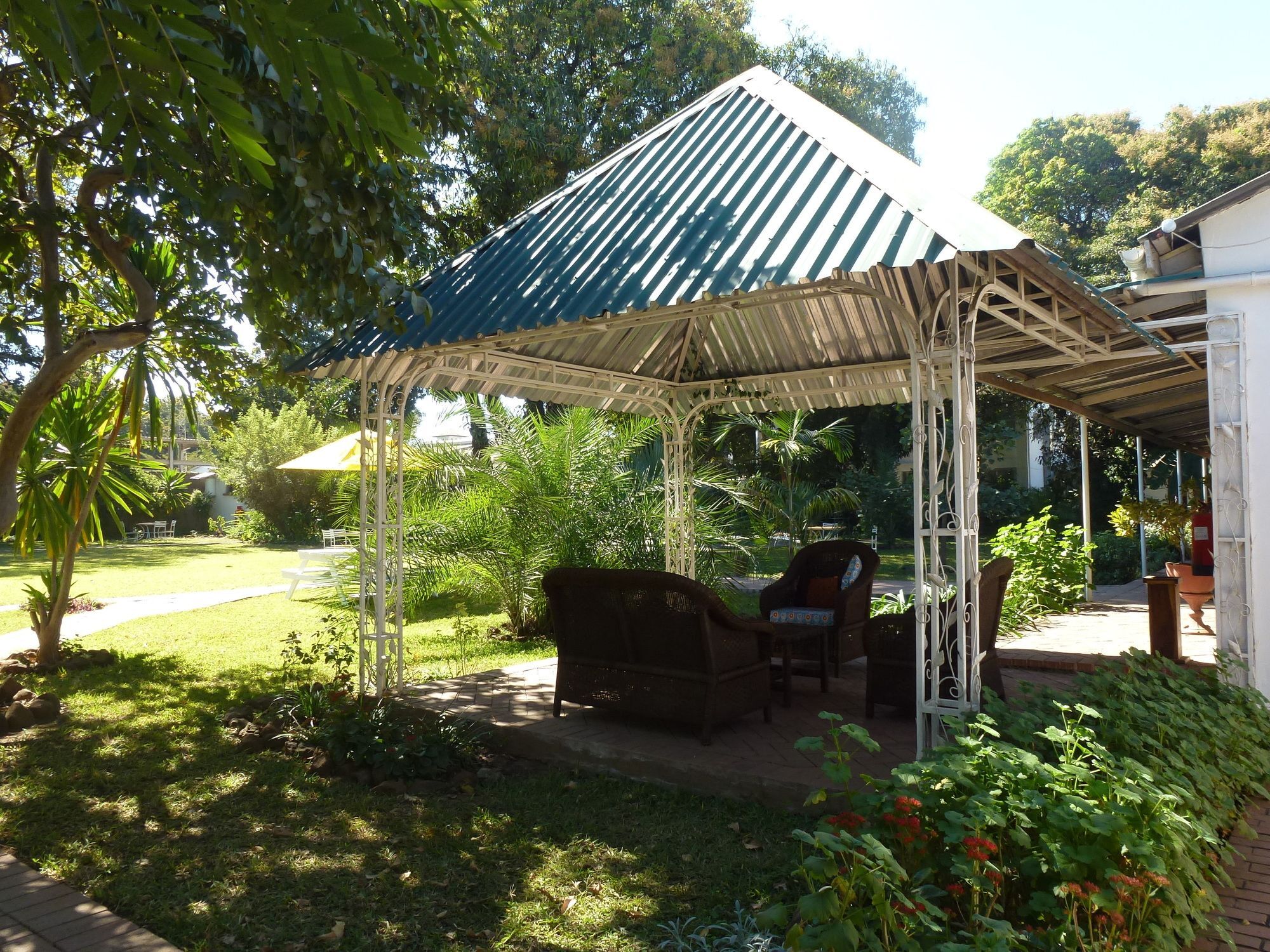 Fawlty Towers Accommodation & Activities Livingstone Buitenkant foto